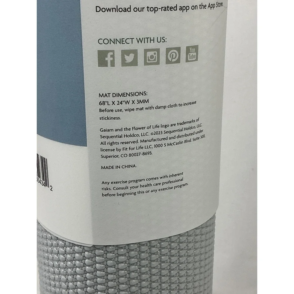Gaiam Classic Yoga Mat 3 mm Non Slip Texture‎ Lightweight Portable Gray